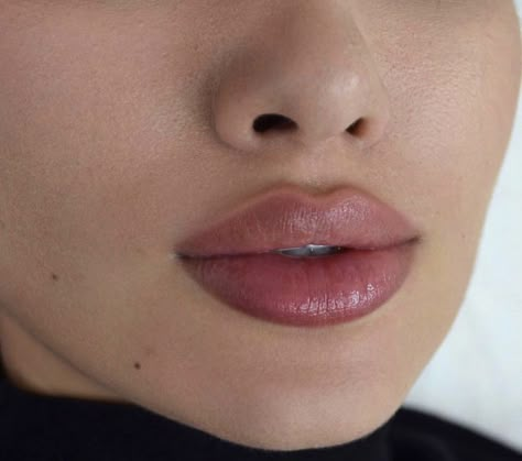 Russian Lips, Lips Inspiration, Face Fillers, Facial Fillers, Lip Blush, Facial Aesthetics, Lip Filler, Makijaż Smokey Eye, Lip Tattoos