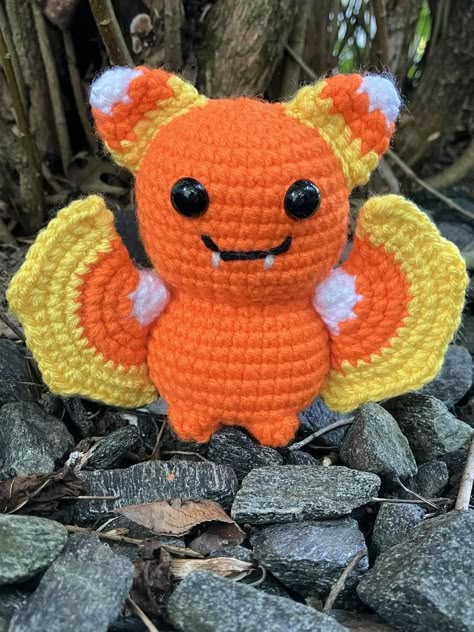 Crochet Candy Corn Turtle, Fall Crochet Stuffed Animals, Stuffy Toys, Crochet Spooky, Crochet Halloween Decorations, Crochet Candy Corn, Crochet Candy, Halloween Amigurumi, Crochet Plushies