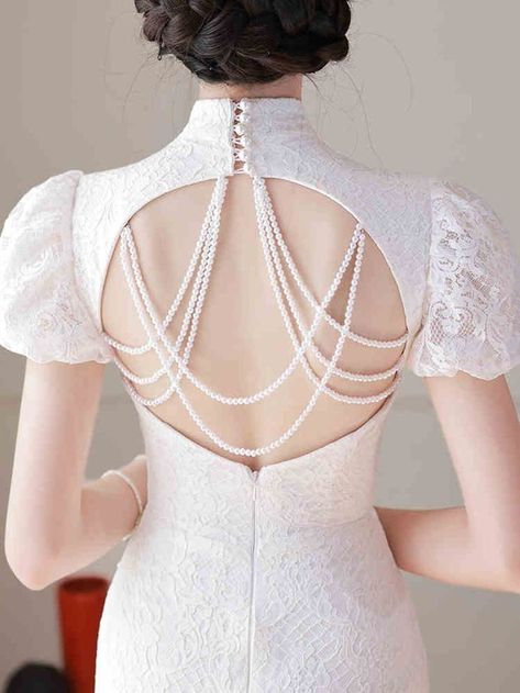 Cheongsam Inspired Dress, Qipao Dress Modern Chinese Style, Wedding Dress Lace Back, White Qipao, Chinese Bridal Dress, Qipao Wedding Dress, Chinese Dress Modern, Modern Qipao Dress, Heels Accessories