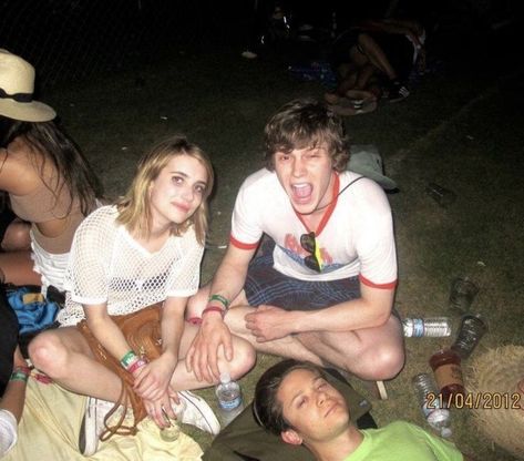 Evan Peters And Emma Roberts, Emma Roberts Evan Peters, Evan Peters, Emma Roberts