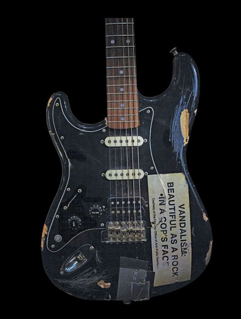 ~ Kurt Cobain Fender Acoustic Guitar, Fender Acoustic, Famous Guitars, Best Guitar Players, Cool Electric Guitars, Guitar Shop, Guitar Tabs, Music Guitar, Guitar Design