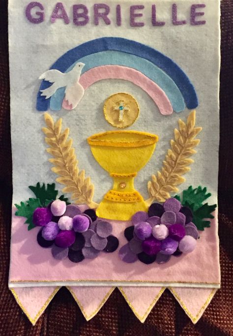 First Eucharist Banner, First Communion Banner Girl, Communion Banner Ideas Catholic, First Communion Banners Catholic, 1st Communion Banner Ideas, First Communion Banner Ideas, Communion Banner Ideas, Felt Grapes, Communion Banners