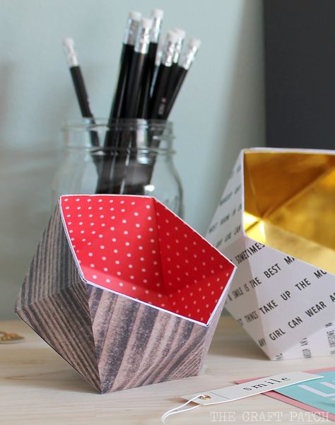 You won't believe these little organization dishes are made of scrapbook paper! Learn to paper fold these on-trend geometric dishes with the help of a step-by-step photo and video tutorial. Diy Geometric Decor, Geometric Bowl, Geometric Origami, Diy Bowl, Paper Bowls, Creative Home Decor, How To Make Diy, Crafty Diy, Diy Hacks