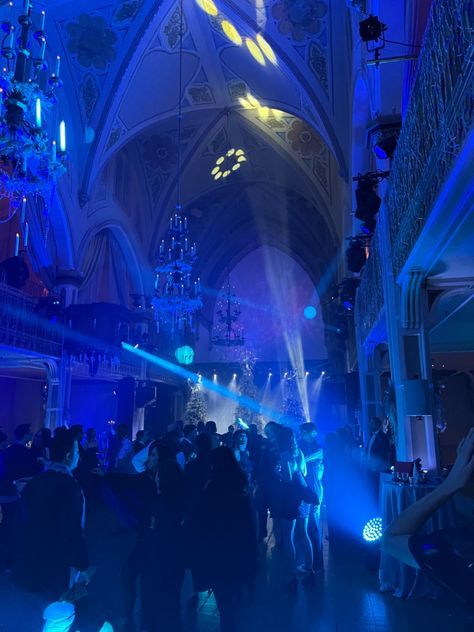 Yule Ball Prom Theme, Hogwarts Party Aesthetic, Winter Ball Aesthetic, Yule Ball Harry Potter, Hogwarts Night, Ravenclaw Party, Deltarune Aesthetic, Formal Themes, Harry Potter Yule Ball