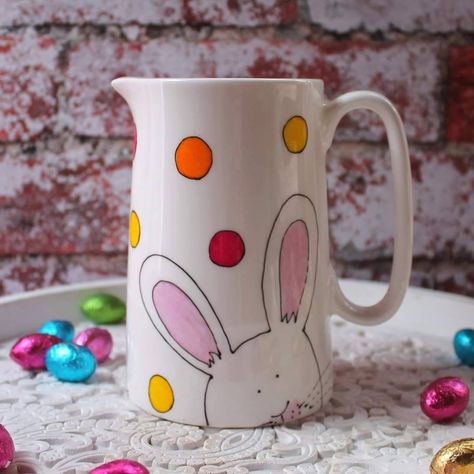 Bunny Pet, Painted Teapot, Diy Pottery Painting, Pet Hotel, Hand Painted Mugs, Painted Mugs, Ceramic Ideas, Diy Pottery, White Rabbit