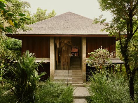 Lost Lindenberg Guest House / Alexis Dornier + Studio Jencquel | ArchDaily Alexis Dornier, Architecture Office, Beautiful Hotels, Residential Architecture, Architecture Project, Lounge Areas, Architectural Elements, Amazing Architecture, Ground Floor