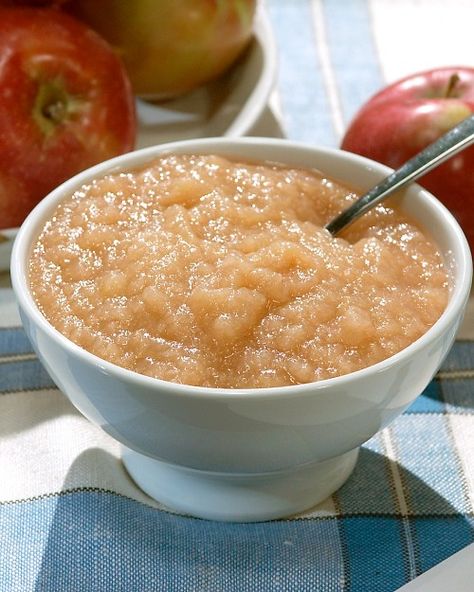 Cinnamon Applesauce - Martha Stewart Recipes Baby Applesauce, Cinnamon Applesauce, Applesauce Recipe, Mcintosh Apples, Macintosh Apple, Martha Stewart Recipes, Apple Sauce Recipes, Homemade Applesauce, Apple Sauce