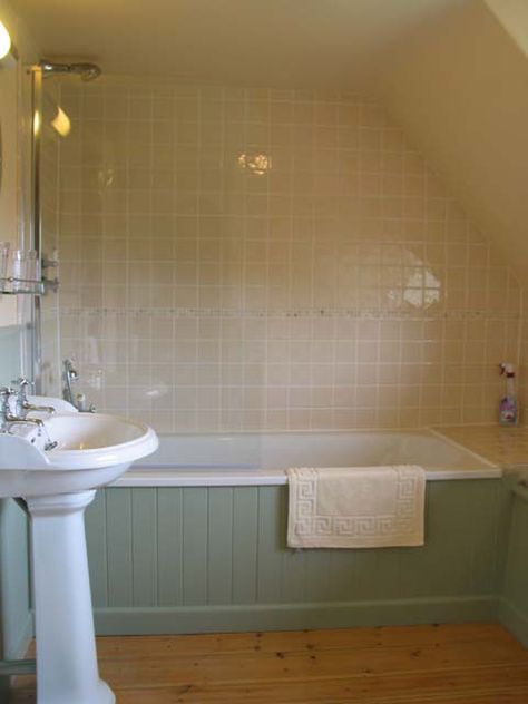 Tongue and groove baths! Bath Panel Ideas, Bathroom Paneling, Panel Ideas, Tongue And Groove Panelling, Holly House, Cottage Bathroom, Bath Panel, Country Bathroom, Pink Bathroom