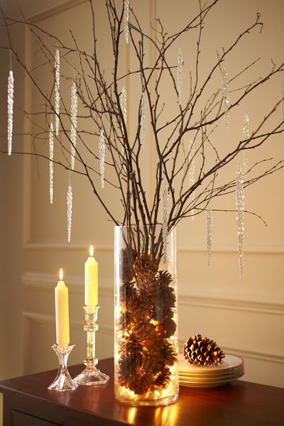 Battery operated TEA LIGHTS in a tall vase. Go in your yard , grab some pinecones and twigs.. arrange in vase. Beautiful and inexpensive for such a dramatic effect. Branches Vase, Julkransar Diy, Natural Holiday Decor, Vase Ideas, Birch Branches, Deco Nature, Cones Crafts, Pine Cone Crafts, Fashion Diy