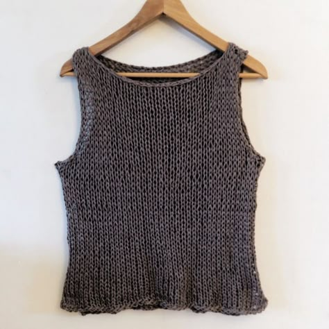 Crochet Tank Tops, Crochet Fashion Patterns, Crochet Tank, Knit Tank, Open Knit, Knit Fashion, Knitted Tank Top, Knitting Inspiration, Fashion Killa