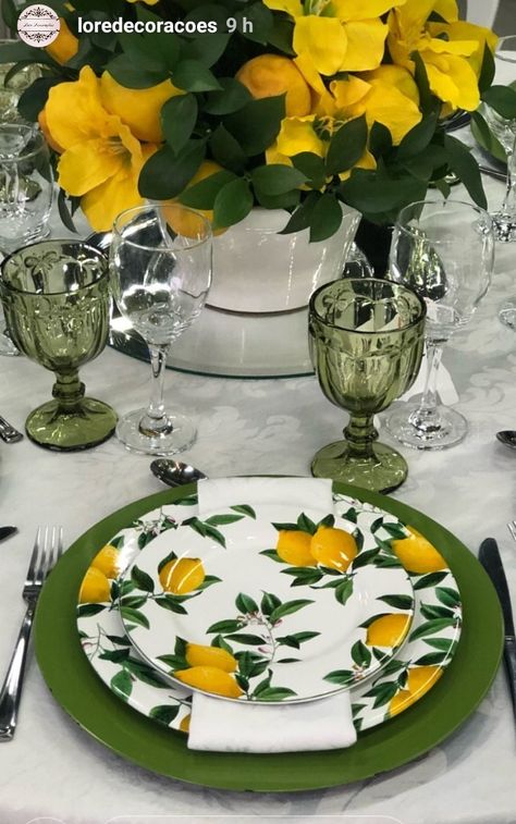 Lemon Tablescape, Lemon Table Decor, Green Tablescape, Lemon Centerpieces, Dining Area Decor, Summer Farmhouse Decor, Lemon Kitchen Decor, Lemon Kitchen, Table Setting Decor