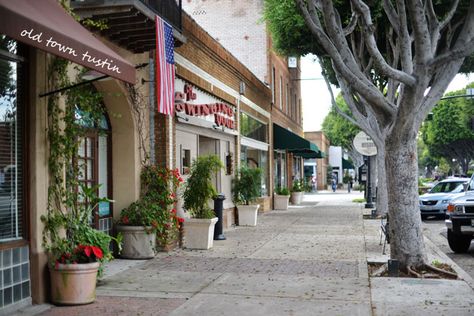 Is Orange Circle (Old Towne) the best downtown in OC? (San Diego ... Orange California, California Towns, California Christmas, Orange County California, Ca History, Vintage Market, City Hall, Orange County, Old Town