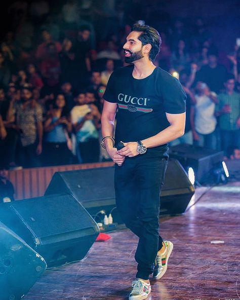 Laughing Photo, Parmish Verma Beard, Parmish Verma, Alone In The Dark, New Photos Hd, Be The Reason, Swag Men, Beard Styles For Men, New Photo Download