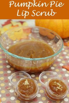 Homemade Pumpkin Pie Lip Scrub ~ If you love pumpkin spice, you won’t want to miss out on this luxurious lip scrub that will leave your lips silky smooth with a slight taste of pumpkin pie! Best part – it only takes about 5 minutes to whip up and makes a great homemade gift for your friends and family! Pumpkin Spice Body Scrub, Lip Scrub Recipe, Homemade Pumpkin Spice, Lip Scrub Diy, Homemade Pumpkin Pie, Sugar Scrub Recipe, Diy Body Scrub, Sugar Scrub Diy, Lip Scrubs