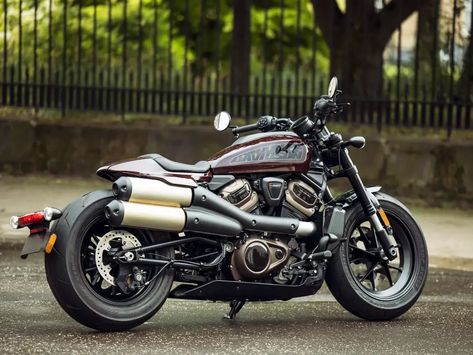 The Harley-Davidson Sportster S Packs Muscle Into A Small Frame Harley Davidson Sportster S, Sportster S, Sportster 48, Moto Custom, Custom Cafe Racer, Custom Choppers, Harley Bikes, New Harley Davidson, Track Bike