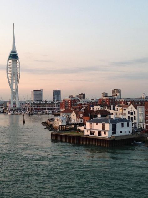 Best Itinerary for a Day Out in Portsmouth | Day Out in England Roadtrip Ideas, Portsmouth Harbour, Portsmouth England, Personal Investigation, Travel England, Visit Uk, Future World, Escape Rooms, Visiting England