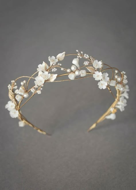 Floral Bridal Crown, Head Jewellery, Bridal Hairpieces, Crown Aesthetic, Beautiful Tiaras, Wedding Headpieces, Bridesmaid Accessories, Head Pieces, Wedding Headband