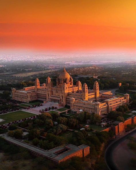 Picture from @sulkh . . . .  #umaidbhawanpalace #jodhpur #rajasthan @umaidbhawanpalace @rajasthan_tourism #incredibleindia  #instapassport… Umaid Bhawan Palace, India Architecture, Wedding Mandap, Jaisalmer, Trotter, Wedding Destination, Udaipur, Jodhpur, Google Ads