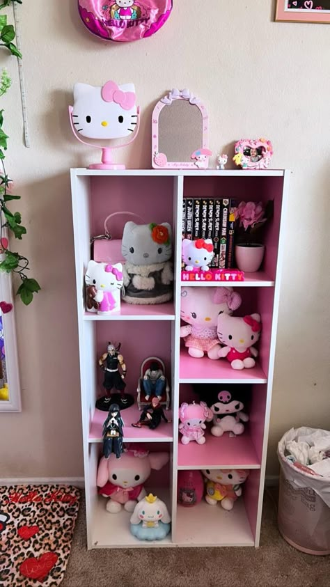 Hello Kitty Shelf Decor, Aesthetic Hello Kitty Room, Hello Kitty Display, Room Decor Hello Kitty, Room Ideas Hello Kitty, Sanrio Room Decor, Hello Kitty Room, Kitty Room, Hello Kitty Room Decor