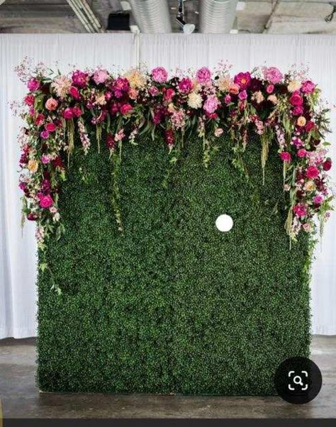 Fence Backdrop Ideas, Pooja Backdrops, Insta Wall, Dekor Lamaran, 60th Birthday Ideas For Mom, 40th Birthday Balloons, Simple Stage Decorations, Wedding Photo Display, Quinceanera Planning