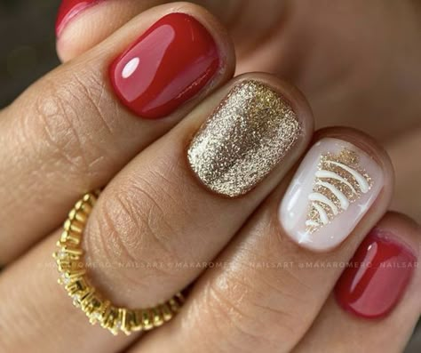 30+ Short Holiday Nail Ideas - Toe Nail Colors For Christmas, Christmas Gel Toe Nails, Red White And Gold Christmas Nails, Christmas Luminary Nails, Christmas Short Nails Ideas, Short Dip Nails Christmas, Christmas Toes Pedicure Ideas Winter, Dip Christmas Nails Ideas, Red And Gold Holiday Nails