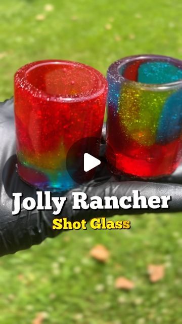 The Strawberri Show on Instagram: "DIY Jolly Rancher Shot Glasses. Would you try this at home   #explorepage #foodblogger #cooking #decor #diy #dinner #momlife #trend #vlog #home #sweettreats #sweettooth #jollyrancher #share #foodporn #drinkporn #shots" Diy Jolly Rancher, Jolly Rancher Jello Shots, Diy Shot Glasses, Candy Shot Glasses, Jolly Rancher Shot Glasses, Jolly Rancher Shot, Edible Shot Glasses, Cooking Decor, Diy Dinner