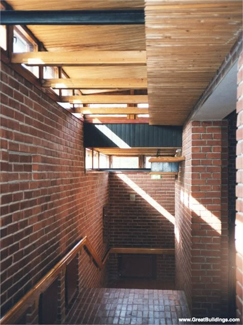 Saynatsalo Town Hall by Alvar Aalto: Collaboration in Architecture Alvar Aalto House, Alvar Aalto Architecture, Narrow Staircase, Roof Shapes, Brick Facade, The Architect, Exposed Brick, Town Hall, Brick Wall