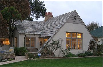 Bungalow Style Homes, Tudor House Exterior, Tudor Style Homes, Downtown Phoenix, Casas Coloniales, Bungalow Style, Tudor House, Modern Cottage, Historic District