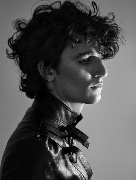 tamino daily on Twitter: "tamino photographed by daniel riera for hercules universal, 2019 https://t.co/8S2rFelbVj" / Twitter Tamino Amir, 얼굴 드로잉, Face Drawing Reference, Photographie Portrait Inspiration, Human Reference, Body Reference Poses, Face Reference, Face Photography, Arte Inspo