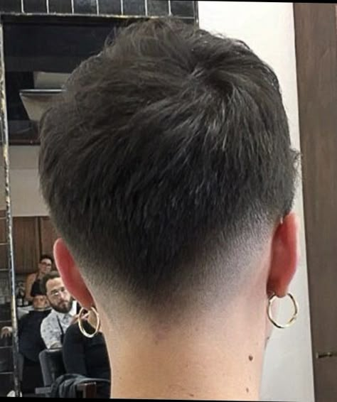 Crew Haircut, Cool Short Hair Styles, Cool Short Hair, Short Haircuts Ideas, Boy Haircut, Half Shaved Hair, Crop Haircut, Tomboy Hairstyles, Haircuts Ideas