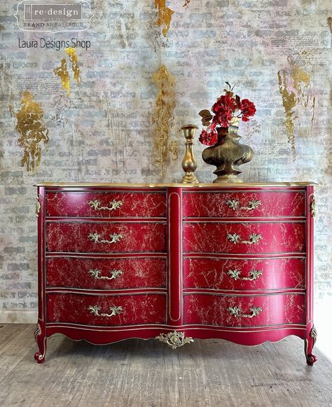 Red Dresser, Revamp Furniture, Furniture Painting Techniques, Diy Furniture Renovation, Painted Dresser, Distressed Furniture, Vintage Dressers, Furniture Renovation, Bedroom Furniture Dresser