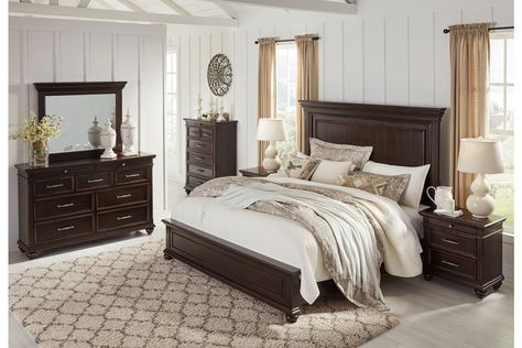 Brynhurst Queen Panel Bed | Ashley Furniture HomeStore Transitional Style Bedroom, Dark Brown Bedrooms, Upholstered Bed With Storage, Brown Furniture Bedroom, Hiasan Bilik Tidur, Queen Upholstered Bed, Queen Panel Beds, Cama King, Bedroom Furnishings