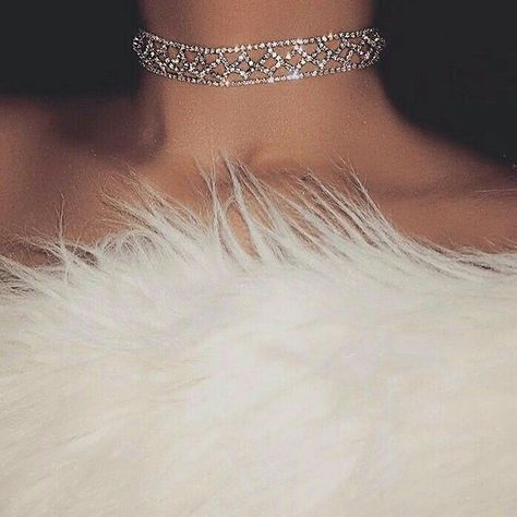 #jewelry #diamond #choker #luxury #rich #style #classy #elegant #fashion  https://weheartit.com/entry/326258394 Boujee Aesthetic, Diamond Choker, Original Characters, Classy Aesthetic, Glitz And Glam, White Aesthetic, Diamond Bracelets, Pink Aesthetic, Bling Bling