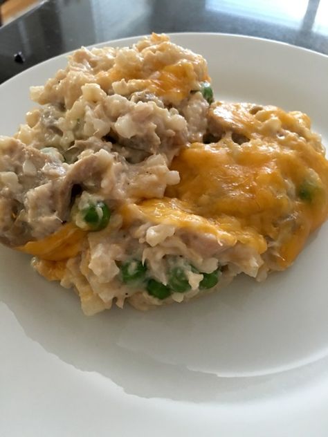 Tuna Noodless Casserole - Killer Keto Keto Tuna, Tuna Casserole Recipes, Tuna Noodle Casserole, Tuna Noodle, Low Carb Casseroles, Tuna Casserole, Keto Casserole, Low Carb Diets, Noodle Casserole