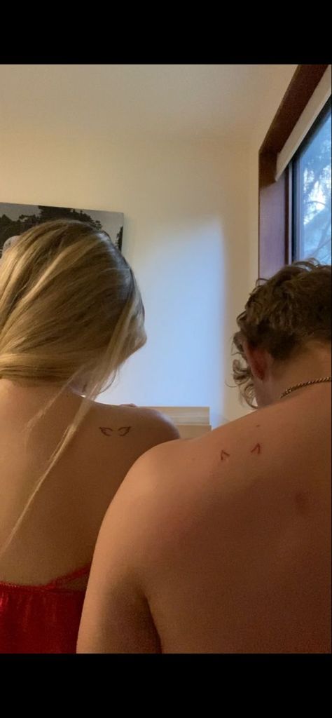 Angel & Devil matching tattoo Small Matchy Tattoo, Simplistic Couple Tattoo, Matching Back Tattoos Couples, Match Tatoos Couple, Couple Matchy Tattoo, Set Couple Tattoo, Cute Tattoos For Boyfriend, Matching Tatoos Minimaliste Couple, Couple Matching Small Tattoos