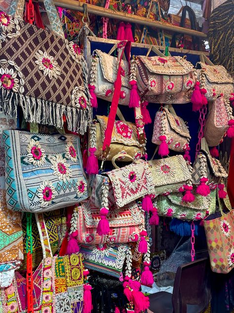 #janpath #cp Gujrat Aesthetics, Jaipur Bazaar, Bazaar Aesthetic, Indian Retro, Wedding Jewelry Sets Bridal Jewellery, Embroidery Fashion Detail, Desi Love, Crocheted Bags, Diy Clutch