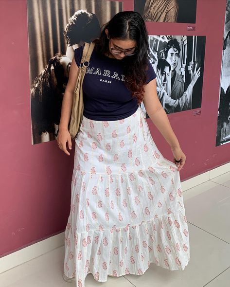 Floral Maxi skirt and slow Bollywood vibes 💐 Dm to shop🥰 #outfitinspo #outfitstyle #maxidress #maxiskirt #outfitoftheday #fyp #foryoupage #smallbusiness #coquette #collageaesthetic #womanfashion #knmaindia #knma #kirannadarmuseumofart #dayout #desi #desifashion #desiaesthetics✨️ #desiaesthetics✨️🪷🪞 Floral Maxi Skirt, Mid Size, Desi Fashion, Floral Maxi, Desi, Outfit Of The Day, Maxi Skirt, Maxi Dress, Outfit Inspo