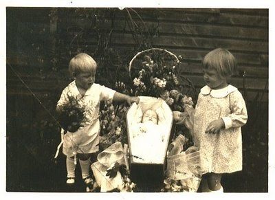 Memento Mori Victorian, Memento Mori Photography, Victorian Post Mortem, Postmortem Photography, Postmortem Photos, Memento Mori Photos, Post Mortem Pictures, Only Photo, Victorian Photos