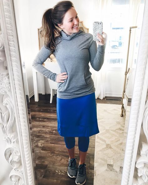 A blogger focusing on modern modesty • Tulsa • natural skin care enthusiast • blog: courtneytoliver.com • ✉️courtneytoliver14@gmail.com Athletic Skirt Outfit, Courtney Toliver, Modest Workout Clothes, Modest Workout, Cute Golf Outfit, Seasonal Outfits, Morning Workouts, Pentecostal Fashion, Sports Outfits