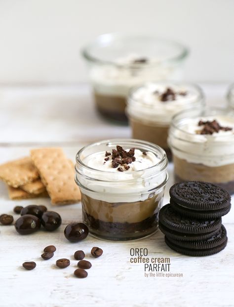 Drink you coffee and eat it, too! Only good things can happen when you combine graham crackers, Oreos, coffee, cream and chocolate. Oreo No Bake, Oreo Coffee, Coffee Parfait, Mini Bundt Cakes Recipes, Coffee Desserts, Mason Jar Desserts, Matcha Dessert, Dessert In A Jar, Creme Dessert