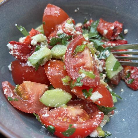 Bulgarian Lunchtime - Shopska Salad Shopska Salad, Bulgarian Food, Bulgarian Recipes, Lunch Time, Art Inspiration, Salad, Quick Saves, Art