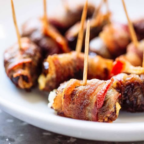 Bacon-Wrapped Dates with Goat Cheese Appetizers For Thanksgiving, Thanksgiving Appetizers Easy, Bacon Wrapped Dates, Sweet Potato Skins, Goat Cheese Recipes, Bacon Appetizers, Easy Bacon, Appetizers For A Crowd, Stuffed Sweet Potato Healthy