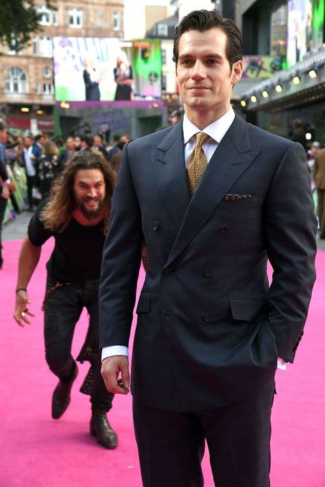 23 Times Jason Momoa Was The Coolest Guy On Instagram | Bored Panda Superman Gifts, Sneak Attack, Sneaks Up, Jason Momoa, Meme Template, Henry Cavill, Aquaman, American Actors, Double Breasted Suit Jacket