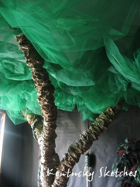 Pool Noodle Trees, covered with small paper lunch bags cut bottom off & slip over pool noodle & green tulle fabric... Safari Decorating Ideas, Jungle Installation, Weird Animals Vbs, Reading Night, Vbs 2023, Vbs Themes, Prom 2023, Jungle Room, Green Tulle