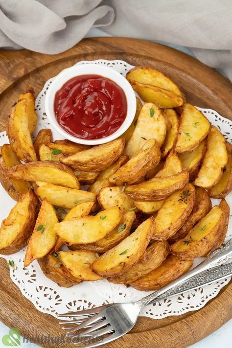 Air Fryer Potato Wedges Recipe - Easy and Delicious Little Hugs Potato Wedges In Air Fryer, Wedges In Air Fryer, Ranch Potato Wedges, Potatoe Wedges, Air Fryer Potato Wedges, Spicy Potato Wedges, Parmesan Potato Wedges, Air Fryer Potato, Garlic Parmesan Potatoes