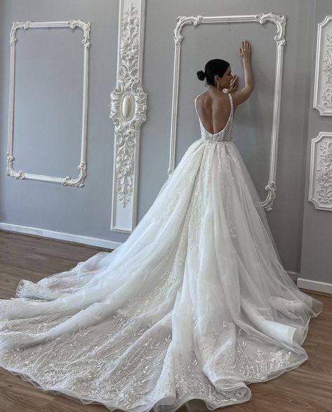 Wedding Setting Ideas, Princess Wedding Gown, Sewing Wedding Dress, Fairy Tale Wedding Dress, Stylish Wedding Dresses, Dress Open Back, Wedding Dress Shoes, Setting Ideas, Lace Mermaid