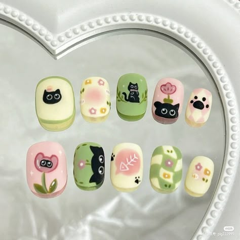 Cute Aesthetic Short Nails, Keroppi Nail Art, Animal Crossing Nail Art, Cat Acrylic Nails, Cinnamon Roll Nails, Nails Korean Style, Kpop Nail Art, Ghibli Nails, Nails Strawberry