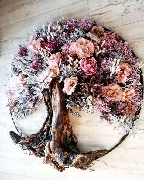 Dekoratívne Vence, Dried Flowers Diy, Deco Nature, Dried Flower Wreaths, Garden Art Sculptures Diy, Garden Deco, Garden Artwork, Garden Art Projects, Garden Art Crafts