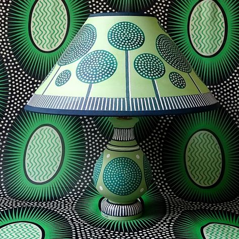 Lamp painted in Annie Sloan chalk paint with a geometric green design Anne Sloan, Cressida Bell, Painting Bathtub, Painting Lamp Shades, Using Chalk Paint, Geometric Floor, Room Wall Painting, Leftover Paint, Diy Chalk Paint