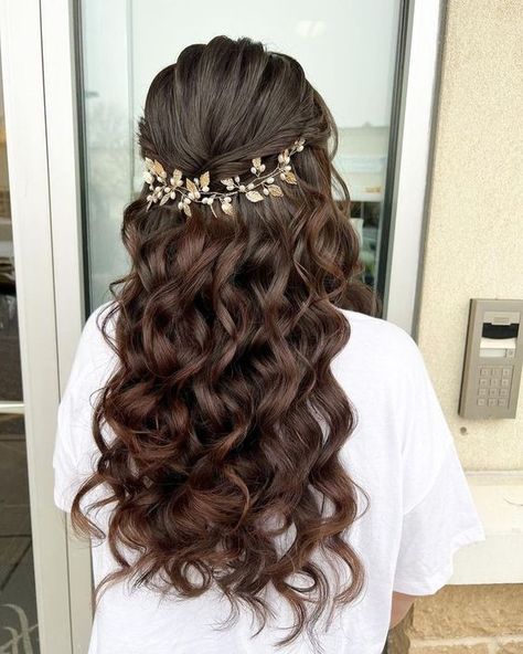 Reception Hairstyles, Hair Style On Saree, Engagement Hairstyles, Simple Prom Hair, Quince Hairstyles, Hairstyles For Layered Hair, Long Hair Wedding Styles, Hair Up Styles, Hairdo For Long Hair